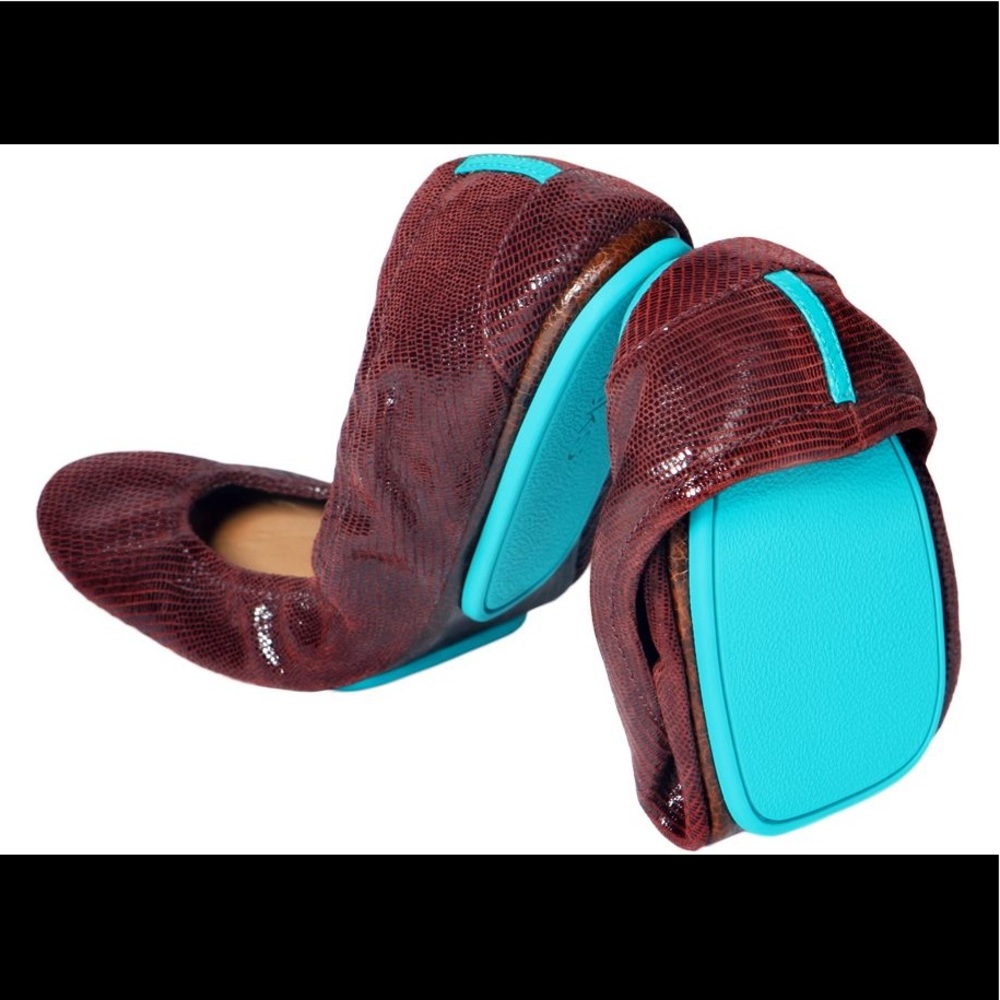 ISO Lizard Merlot Tieks Size 8